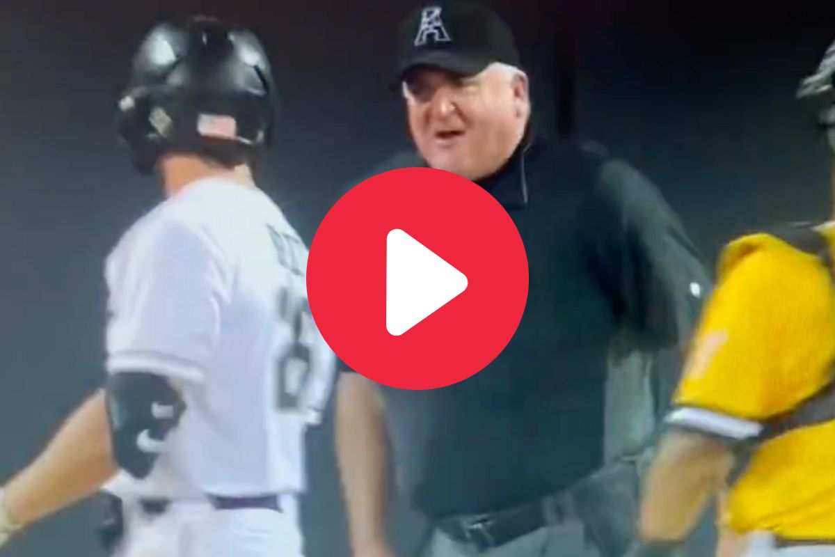 Umpire Cusses Out Player in College Baseball Game