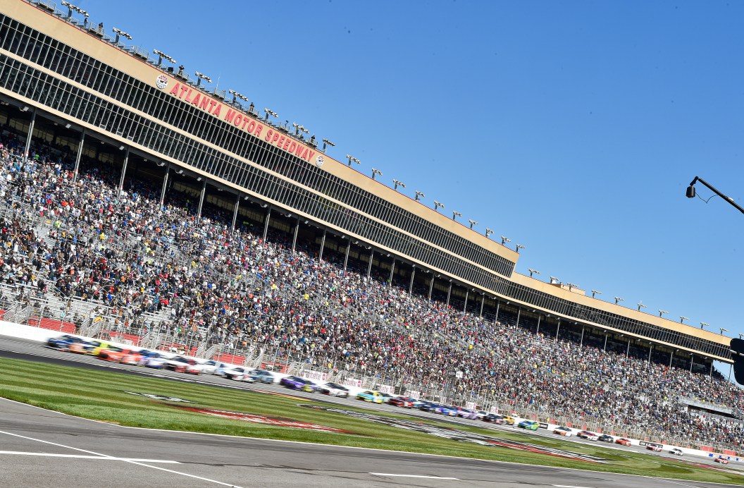 HAMPTON, GA - MARCH 19: A pack of cars race down the front straightaway during the Ambetter Health 400 in the NASCAR Cup Series on Sunday, March 19, 2023 at the Atlanta Motor Speedway in Atlanta, GA.