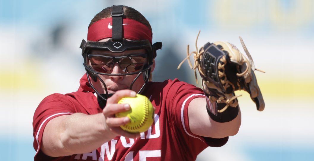 Stanford pitcher Alana Vawter sets up to throw a pitch.