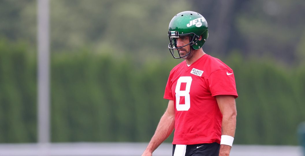 New York Jets quarterback Aaron Rodgers practices at training camp.