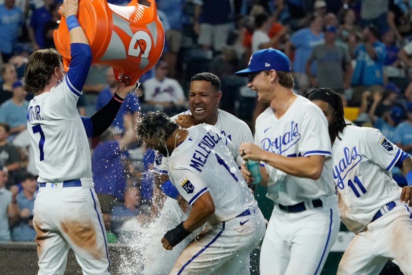 The Kansas City Royals celebrate their win over the Mets
