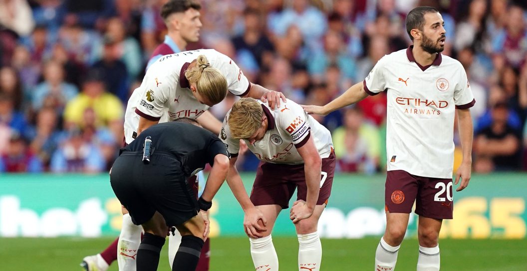Man City's Kevin De Bruyne (centre) with his hands on his knees after picking up a possible injury during the Premier League match at Turf Moor, Burnley. Picture date: Friday August 11, 2023.