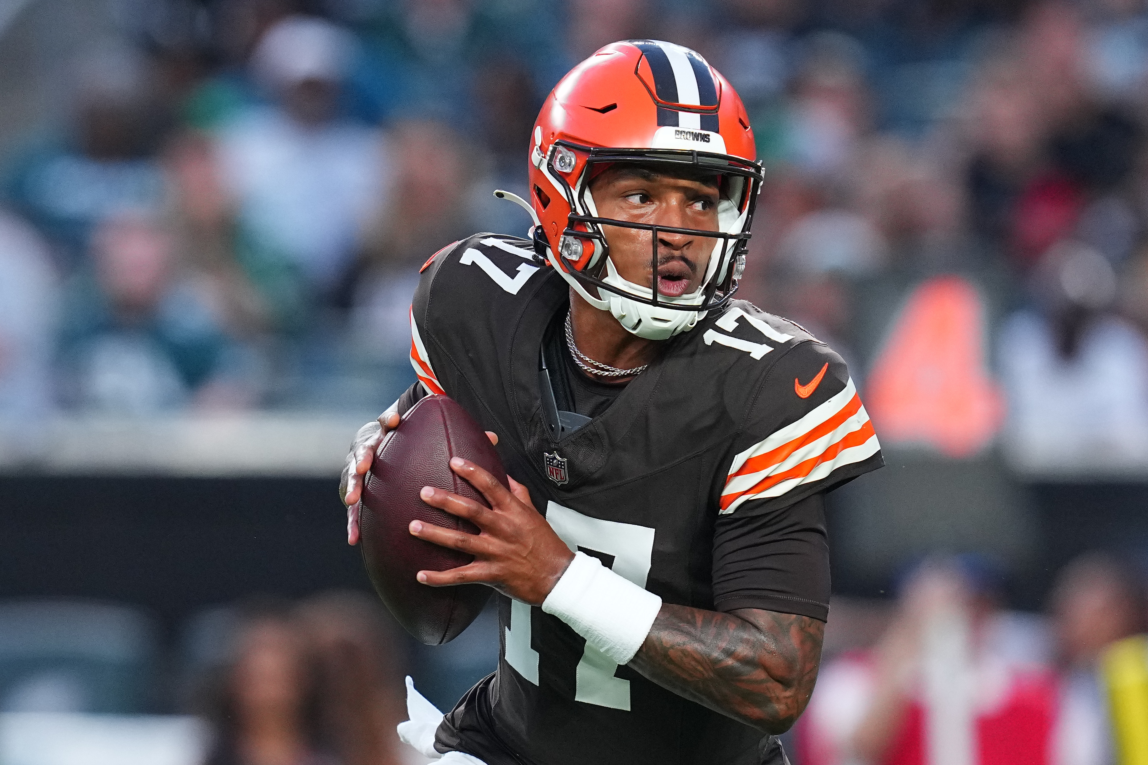 PHILADELPHIA, PENNSYLVANIA - AUGUST 17: Dorian Thompson-Robinson #17 of the Cleveland Browns looks to pass the ball against the Philadelphia Eagles during the preseason game at Lincoln Financial Field on August 17, 2023 in Philadelphia, Pennsylvania. The Browns tied the Eagles 18-18. 