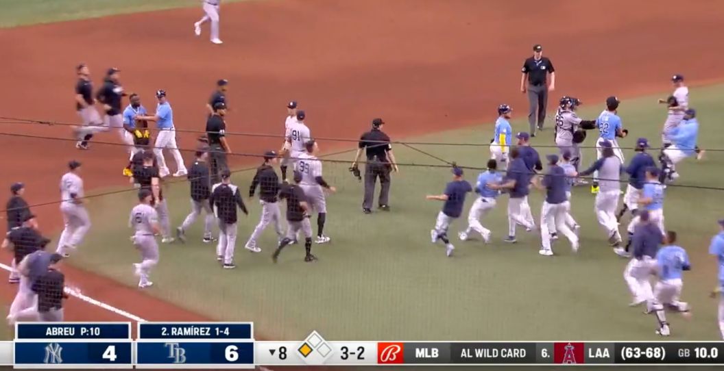 Yankees and Rays players clear the benches.