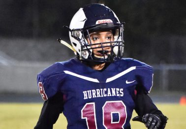 Florida HS Female Player Scores Touchdown in Key Football Game