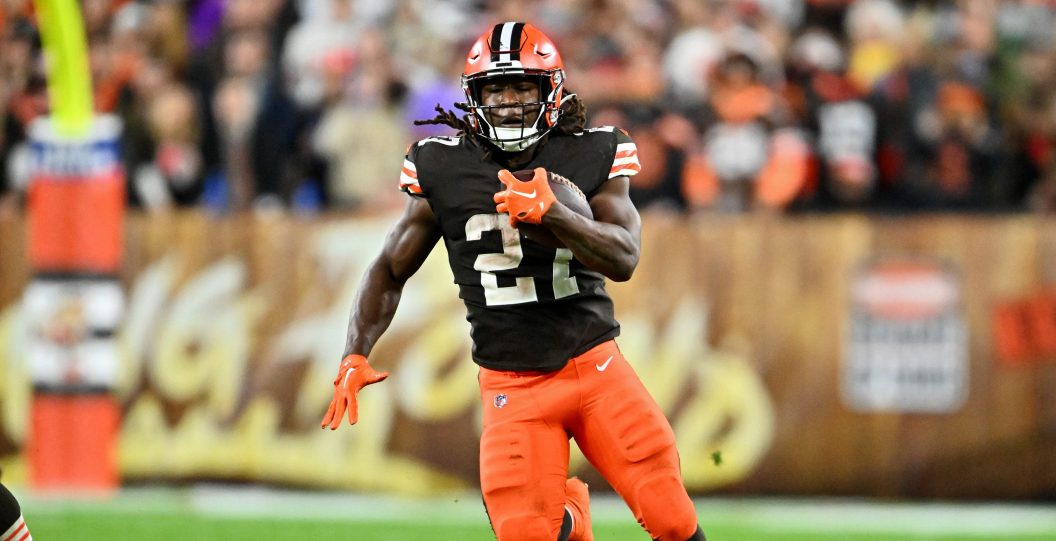 CLEVELAND, OHIO - OCTOBER 31: Kareem Hunt #27 of the Cleveland Browns runs the ball during the second half of the game against the Cincinnati Bengals at FirstEnergy Stadium on October 31, 2022 in Cleveland, Ohio.