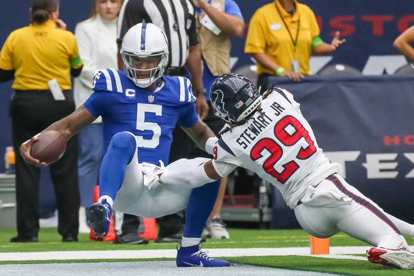 HOUSTON, TX - SEPTEMBER 17: Indianapolis Colts quarterback Anthony Richardson (5) scores a touchdown in the first quarter during the NFL game between the Indianapolis Colts and Houston Texans on September 17, 2023 at NRG Stadium in Houston, Texas.