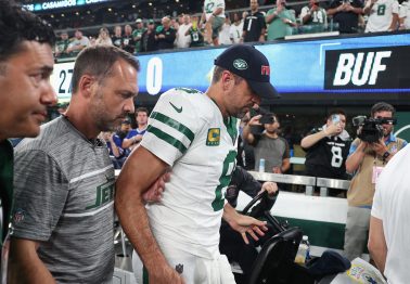 Jets QB Aaron Rodgers Exits With Injury Just Four Plays Into New York Debut