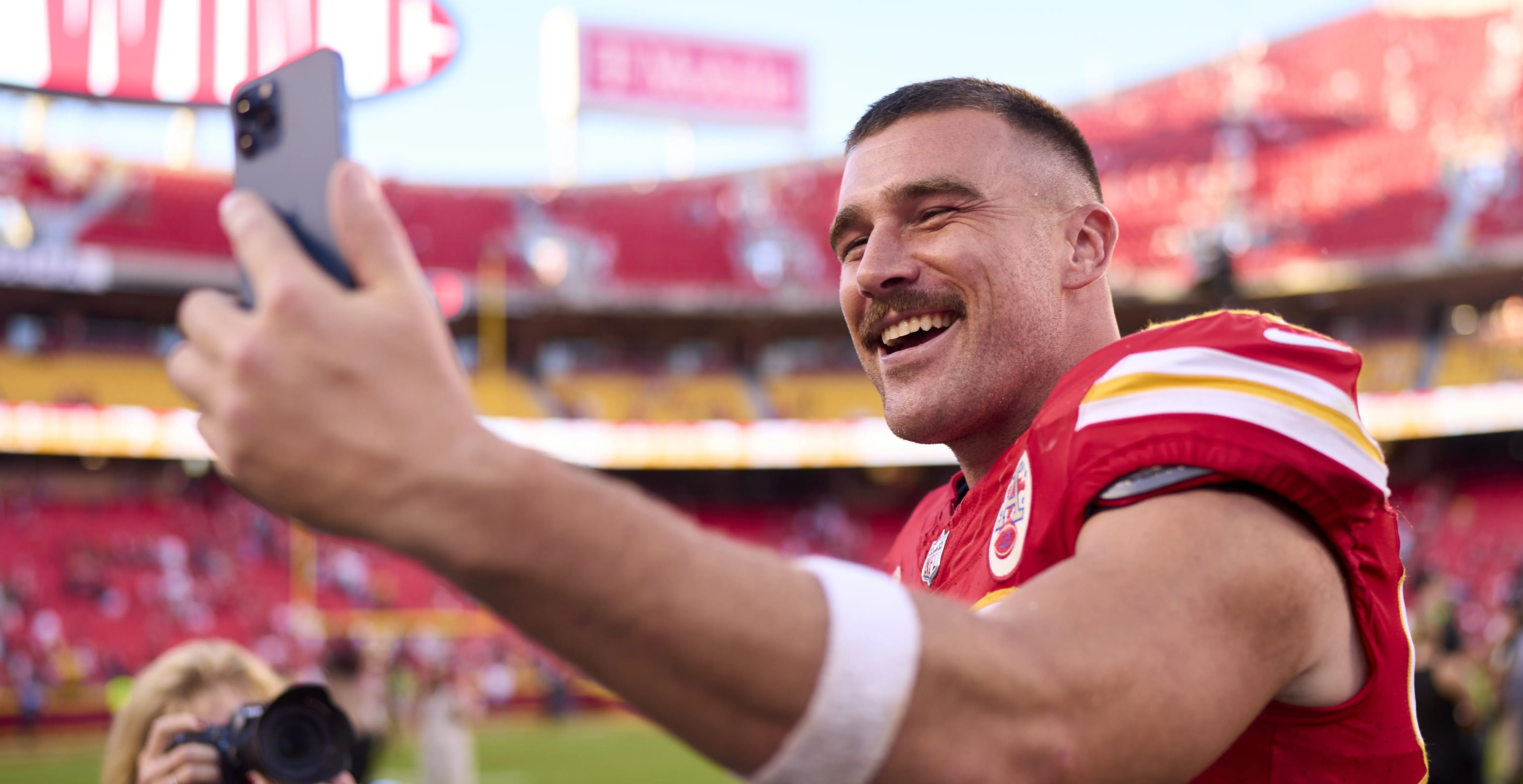 Travis Kelce jersey sales increase 400% after Taylor Swift