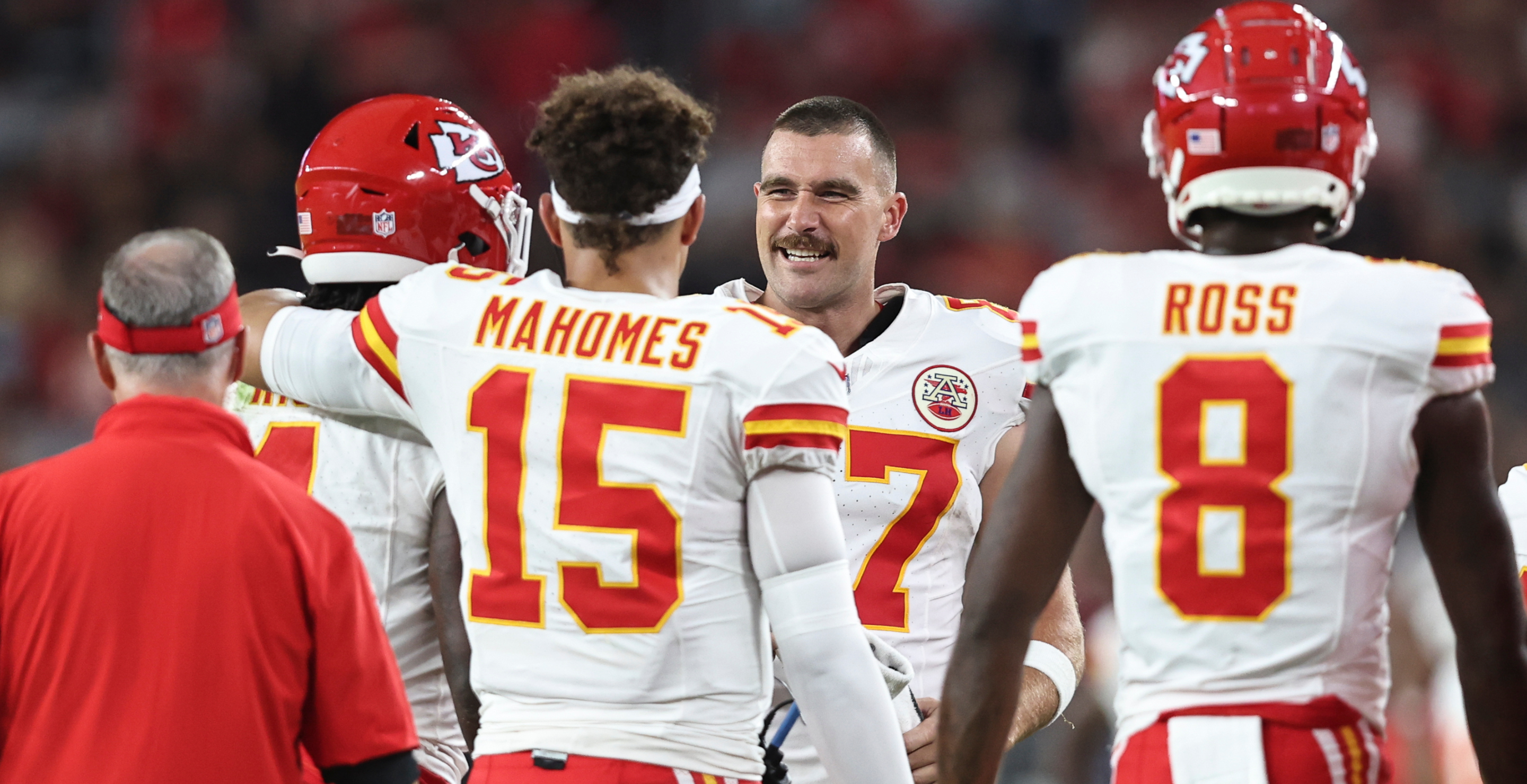 Chiefs TE Travis Kelce Suffers Knee Injury, Uncertain For Week 1