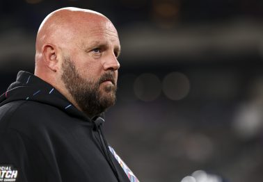 Brian Daboll Looks Fed up With Daniel Jones, Throws Tablet on the Sideline