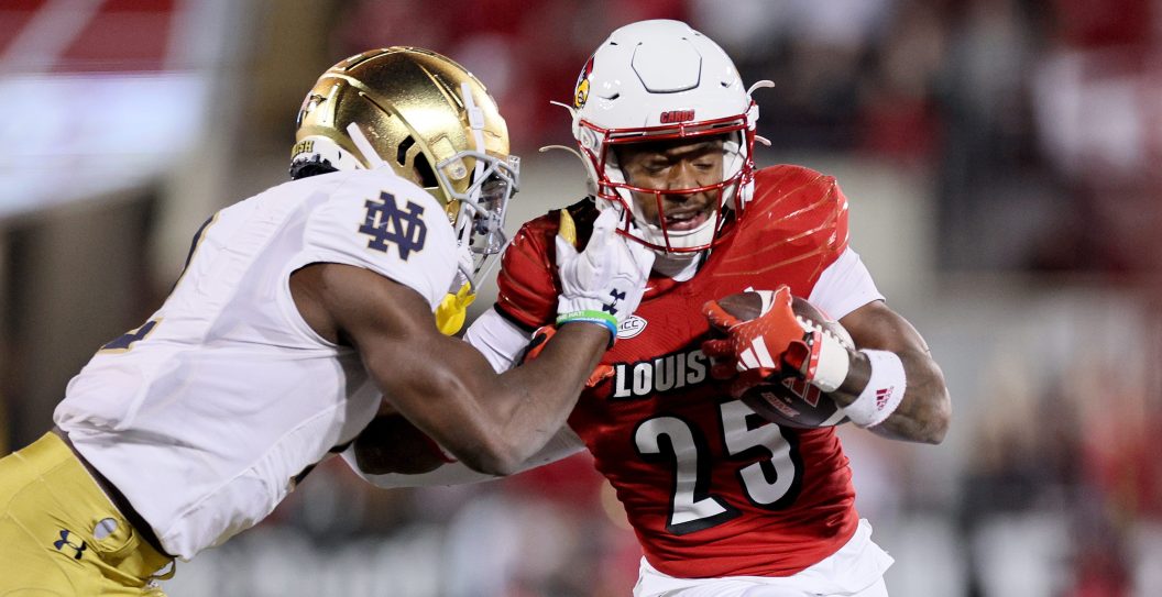 LOUISVILLE, KENTUCKY - OCTOBER 07: Jawhar Jordan #25 of Louisville Cardinals runs with the ball against the Notre Dame Fighting Irish at L&N Stadium on October 07, 2023 in Louisville, Kentucky.