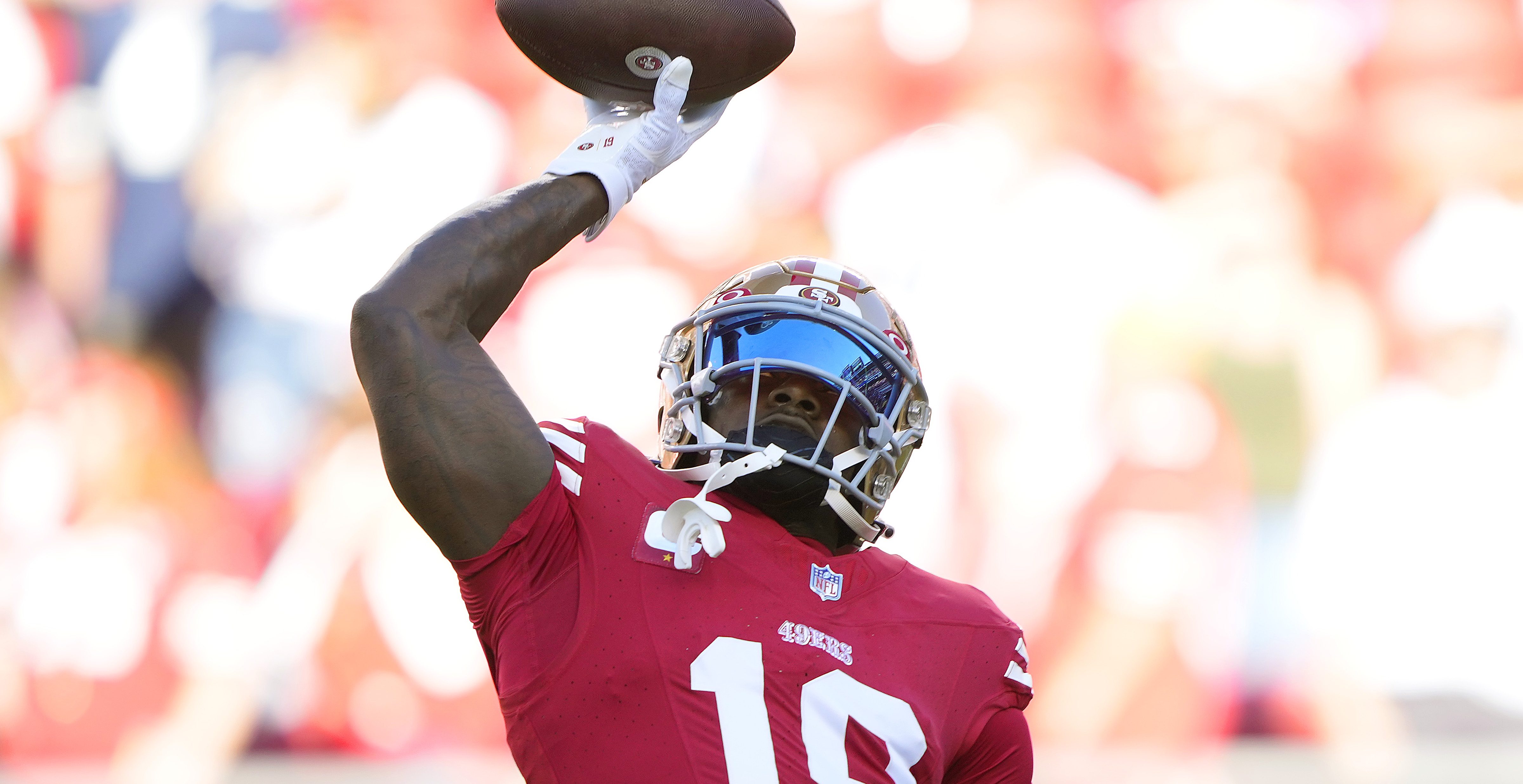 49ers Deebo Samuel Exits with Shoulder Injury