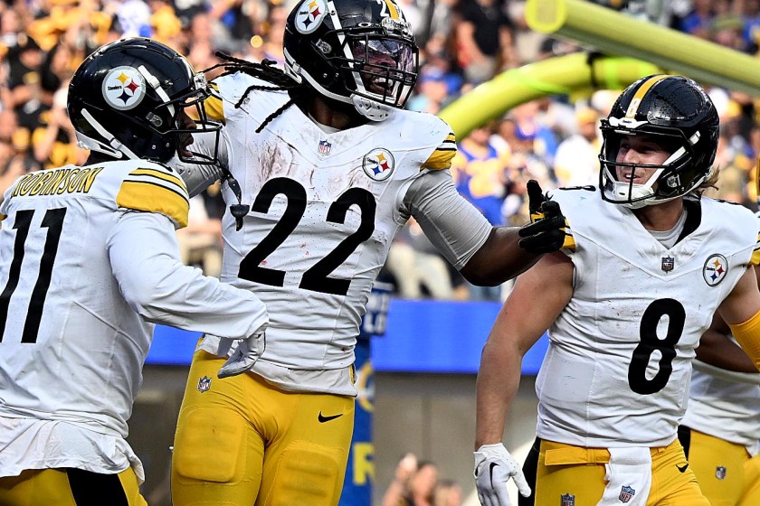 Inglewood, CA - October 22: Steelers running back Najee Harris, center, celebrates with wide receiver Allen Robinson II, right, and quarterback Kenny Pickett, right, after scoring what would be the winning touchdown in the fourth quarter at SoFi Stadium in Inglewood on Sunday, Oct. 22, 2023. The Los Angeles Rams host the Pittsburgh Steelers. 