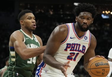 76ers Fans Are Furious Over Controversial Missed Travel by Giannis Antetokounmpo