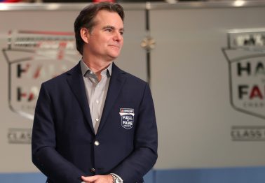 Jeff Gordon Wants NASCAR Teams To Connect Better With Fans