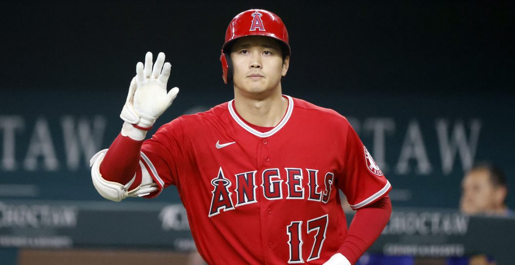 ARLINGTON, TEXAS - MAY 17: Shohei Ohtani #17 of the Los Angeles Angels acknowledges the crowd before batting against Taylor Hearn #52 of the Texas Rangers in the top of the third inning at Globe Life Field on May 17, 2022 in Arlington, Texas.