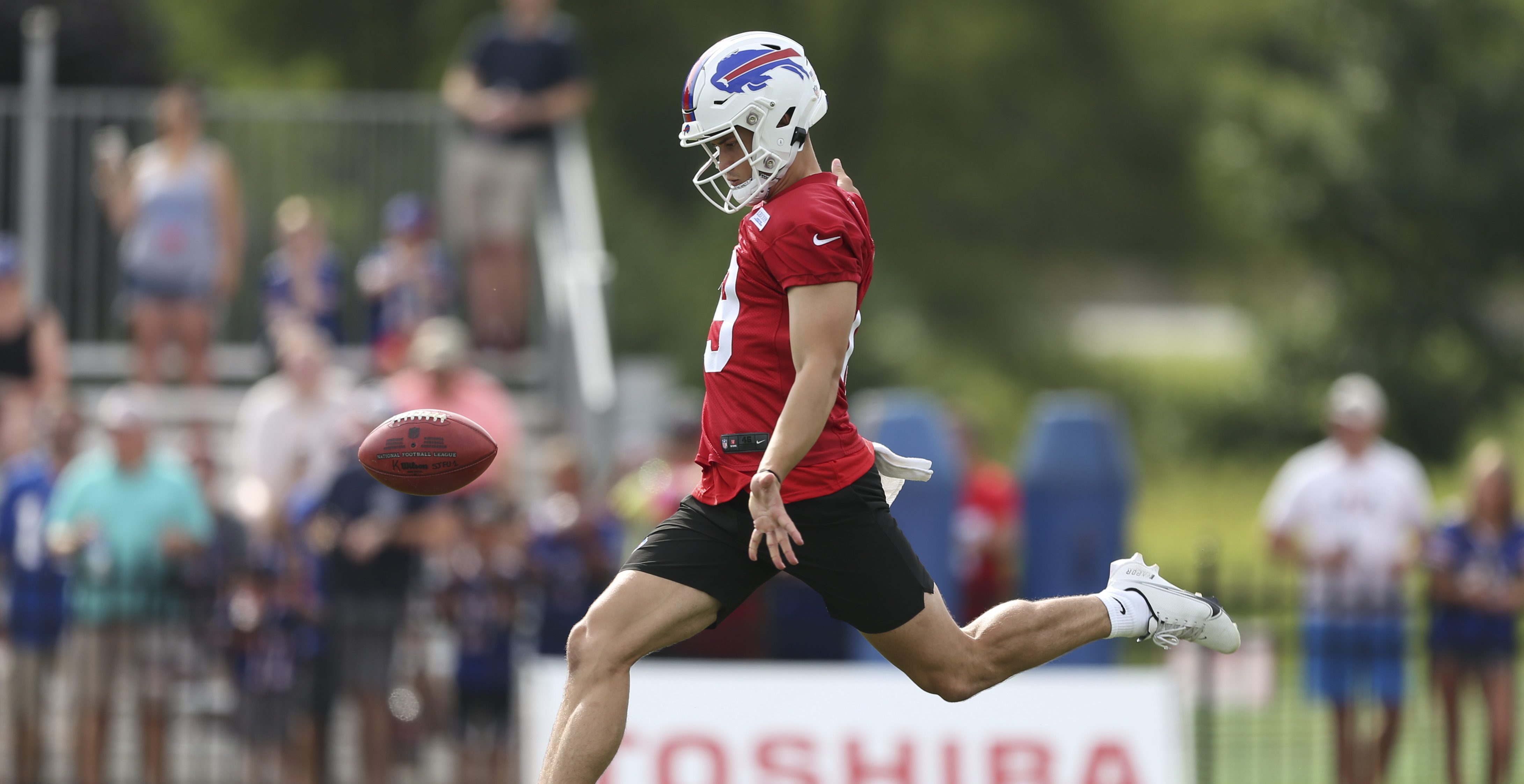 Chiefs Sign Controversial Punter Matt Araiza