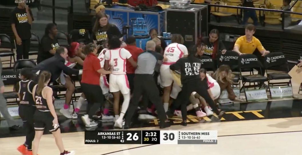 A brawl between Southern Miss and Arkansas State breaks out.
