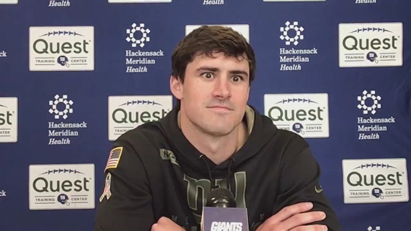 Giants' Daniel Jones Says He Should Be Top Qb Option As Crazy-eyed Look 