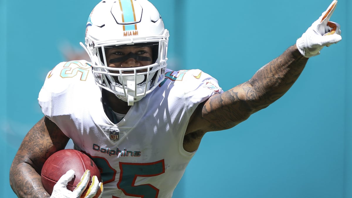 Ex-Dolphins Star CB Xavien Howard Accused Of Sending Sexually Explicit Pic  To Teen