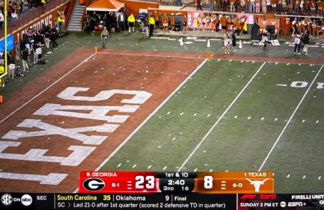 Texas Longhorn Fans Throw Beer Bottles Onto The Field After ...