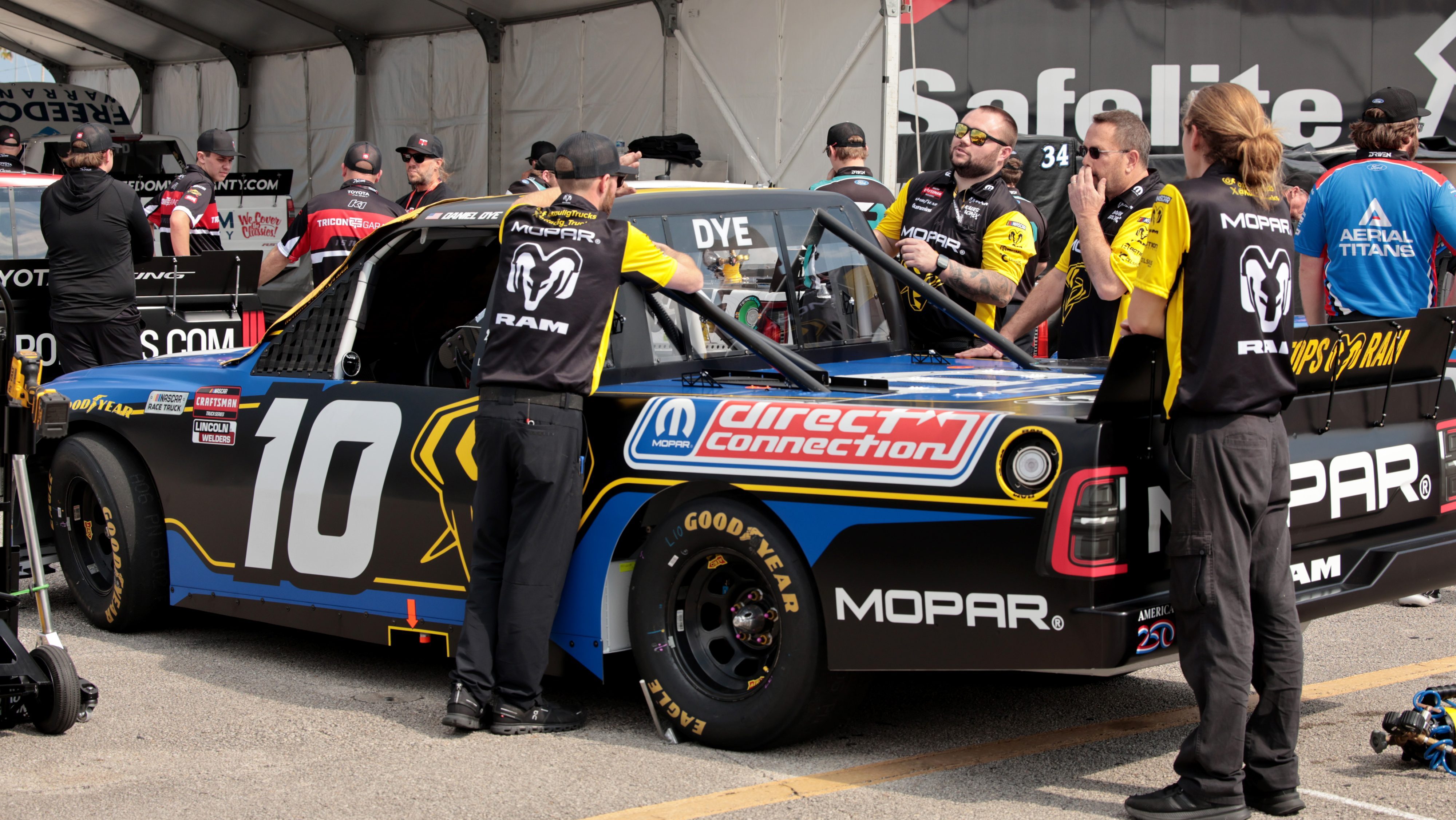 Kaulig Racing Names New Driver After Daniel Dye Departure - FanBuzz