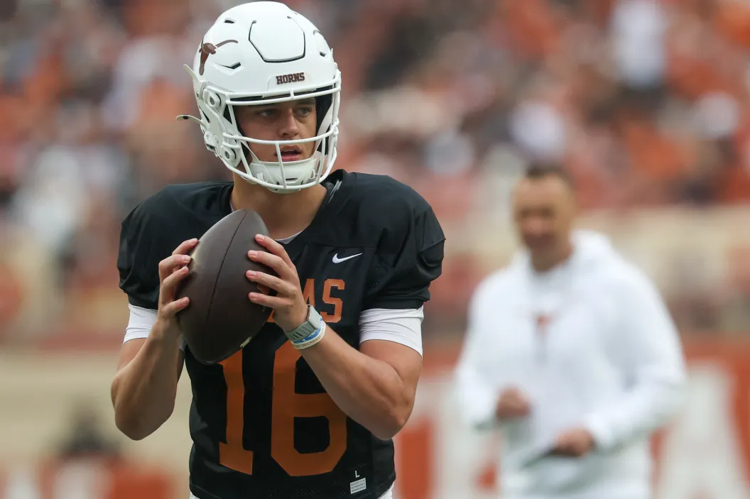 Arch Manning, Texas, football