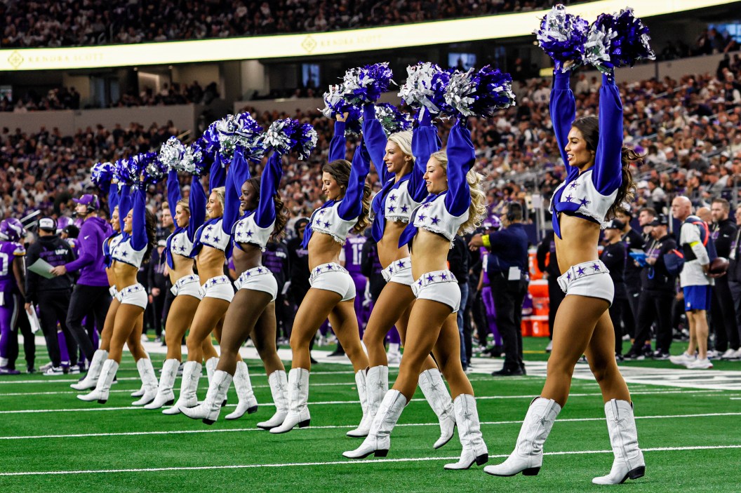 Dallas Cowboys, cheerleaders