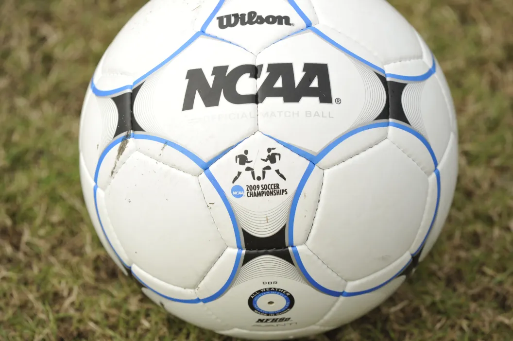 Soccer ball, ncaa, Lizzie Dankert