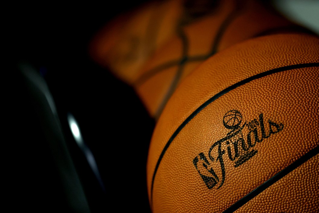 NBA, basketballs