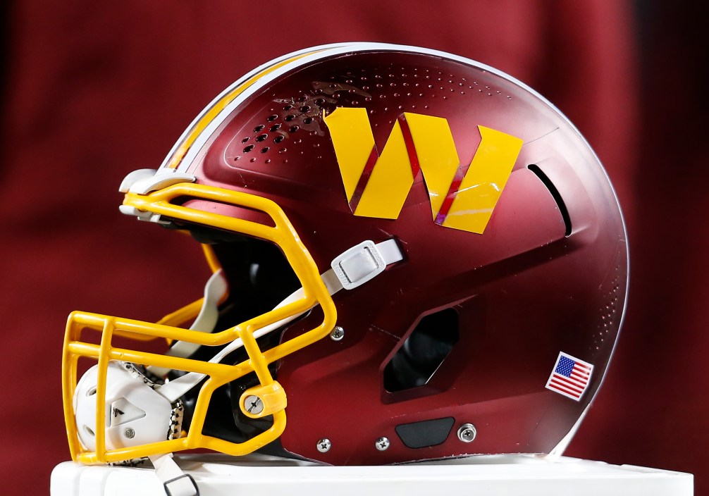 Washington Commanders, helmet