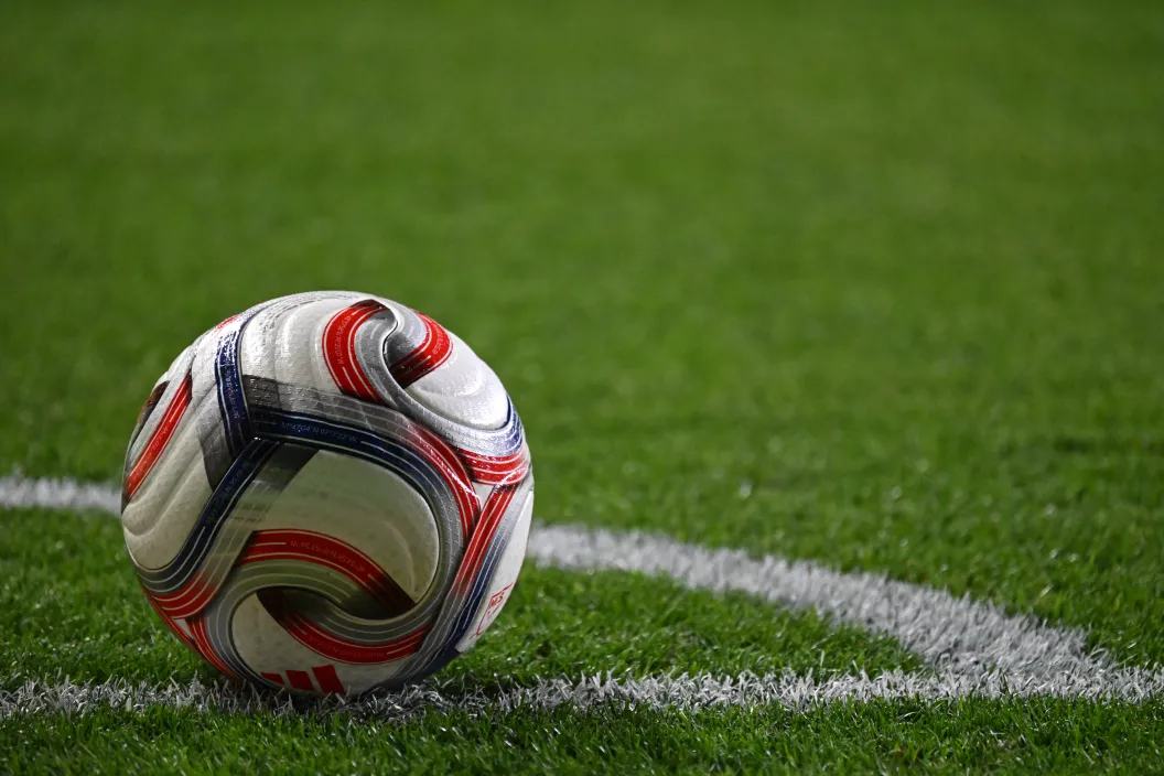 Soccer, star, dies