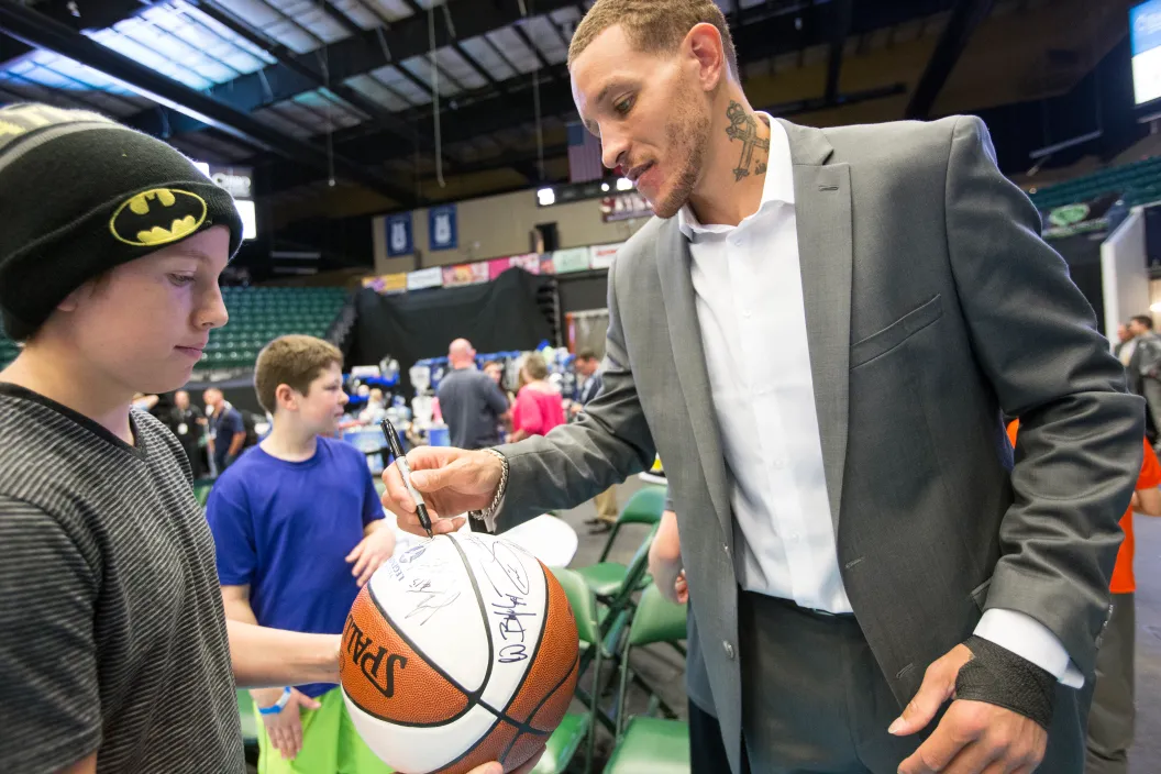Frisco, TX- April 1: Texas Legends basketball player Delonte West takes time at the end of the game to sign autographs for fans at the Dr. Pepper Arena on April 1, 2015 in Frisco, Texas. The Texas Legends were taking on Idaho Stampede. West is currently on the disabled list with the Frisco, Texas D-League team Texas Legends. He has a wrist injury on his left hand. West has had an interesting career path in the NBA and hopes to again play on an NBA team. (Photo by Michael Mulvey for The Washington Post via Getty Images)